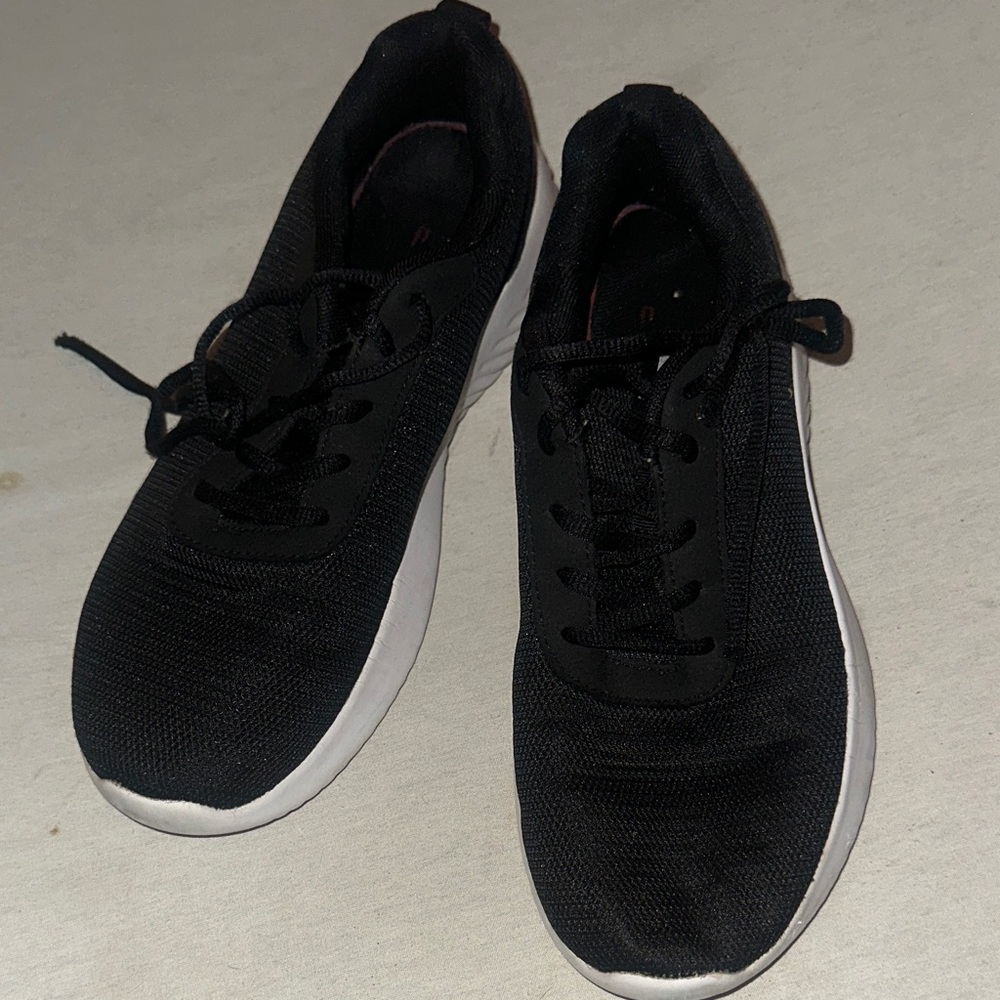Womens Size 10.5 Black Athletic Sneakers